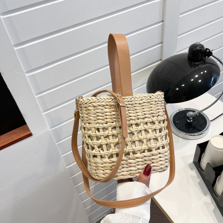 cod-new-girl-weaving-hollow-ladies-hand-held-square-bag-simple-fashion-fresh-one-shoulder-messenger