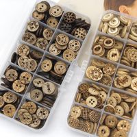 HENGC 200pcs Natural Mixed Animal Carved Wooden Buttons For Children Scrapbooking DIY Decorative Sewing Accessories Wholesale Haberdashery