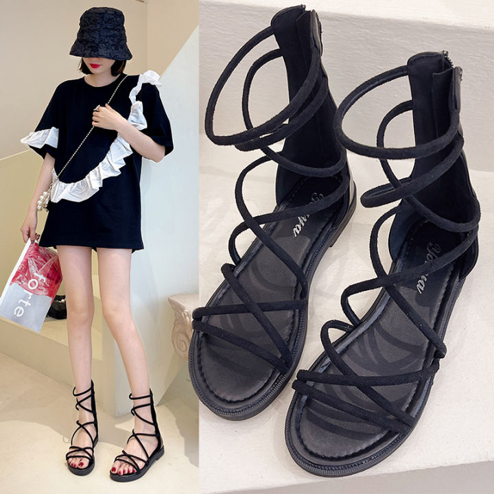 Black Leather Flat Sandals Outfits (201 ideas & outfits) | Lookastic