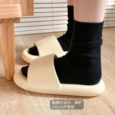 The new 2022 EVA coconut slippers pure color thick bottom trample shit feeling slippery wear-resisting couples that occupy the home cool slippers for men and women