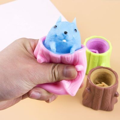 Cute Color Evil Squirrel Cup Decompression Pinch Music Retractable Toy Pinch Not Bad Squeeze Cup Pen Holder Prank Squishy Toys
