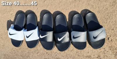 (สินค้าพร้อมส่ง) SIZE.40-45 EU รองเท้าแตะ ดำ/ขาว/เทา รองเท้าแตะแฟชั่น รองเท้าแตะสำหรับผู้ใหญ่ รองเท้าแตะผู้ชาย น้ำหนักเบา ใส่สบาย [SDT015]