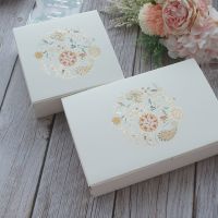 2 Size White Gold Flower Round 10pcs Macaron Chocolate Paper Box Wedding Favor Christmas Birthday Party Gifts Packaging