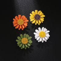 Vintage Flowers Brooches Fashion Elegant Enamel Pins Casual Jewelry Gifts For Women Party Bag Hat Brooch Pins Accessaries