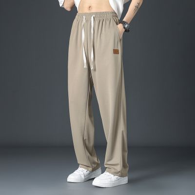 กางเกงผ้าไอซ์ซิลค์สำหรับผู้ชายเทรนด์ Celana Setelan ฤดูร้อนเสื้อผ้าแนวสตรีททรงแบ็กกี้แห้งเร็วขากางเกง Y2k กางเกงกีฬายืดแบบบางเฉียบ