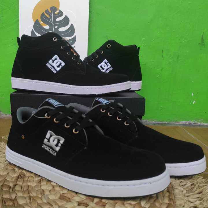 dc shoes sneakers