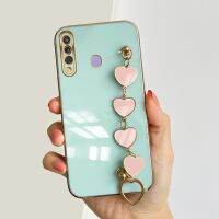 สำหรับ Samsung กาแลคซี A20S ฝาหลังพร้อมเคสสร้อยข้อมือหัวใจความรักสีชมพูเคสแฟชั่นหรูหราเคลือบ6D ซิลิโคนนิ่มผู้หญิงหญิงสาวเคสมือถือ