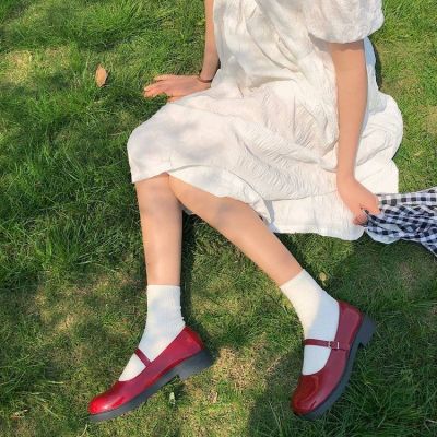 *รองเท้าแตะโรมันสาวนุ่ม Sen หญิงญี่ปุ่นทุกการแข่งขันแบนรองเท้าตักหญิงหนึ่งคำหัวเข็มขัดตื้นสีแดงรองเท้าเดียวแมรี่เจนส้นเตี