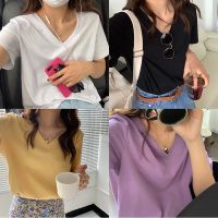 [happyyoyo] เสื้อยืดลําลอง แขนสั้น คอวี สีพื้น สําหรับสตรี 24W521