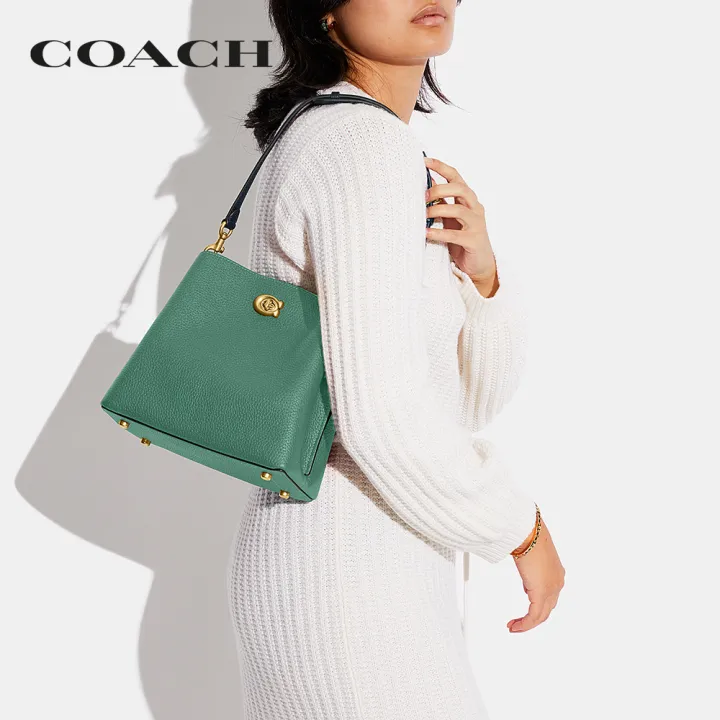 coach-กระเป๋าถือผู้หญิงรุ่น-willow-bucket-bag-in-colorblock-สีเขียว-c3766-b4vj7