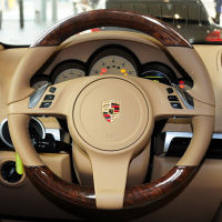 high-quality Non-Slip Leather peach wood grain Hand-Stitched car Steering Wheel Cover For Porsche Panamera 2010-2012