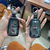 เคสโลหะรีโมทรถยนต์ Toyota Fortuner GR Sport ใหม่ แบบ 2 ชั้น รุ่นถอดกุญแจในรีโมทเพื่อเข้าเกียร์ว่าง (Double-Layer Metal Aluminum Alloy Key Cover with transparent push button Guard 360) Toy