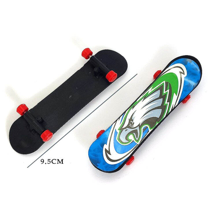 Ministar 1x Mini Finger Skateboard Plastic Finger Skate Scooter Boys