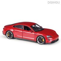 WELLY 1:24 Porsche Taycan Turbo S รถสปอร์ตสีแดงแบบจำลองรถโลหะผสมสีดำโมเดลรถยนต์ของตกแต่งงานฝีมือของขวัญของเล่นสะสม