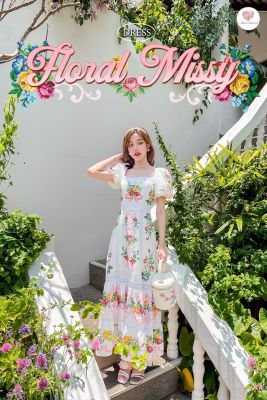 Flower Missy Dress เดรสสีขาวพิมพ์ลายดอกไม้วินเทจ เเต่งเทปลูกไม้ขาวเเต่งเเขนตุ๊กตาพิมพ์ลายทั้งตัวสวยมากกบอกเลยว่าต้องเก็บส๊วยย