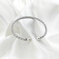 DSP กำไลข้อมือลายถักเปียหางกระรอกเส้นเล็ก เงินแท้ 92.5% : Handmade Braided 925 Sterling Silver Bangle [GSPW0041]