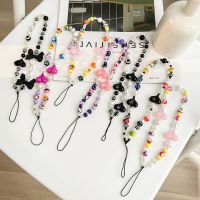 Trendy Phone Lanyard Wrist Strap for Women Lovely Heart Shape Beaded Cell Phone String Mobile Phone Cord Keychain Bag Accessory
