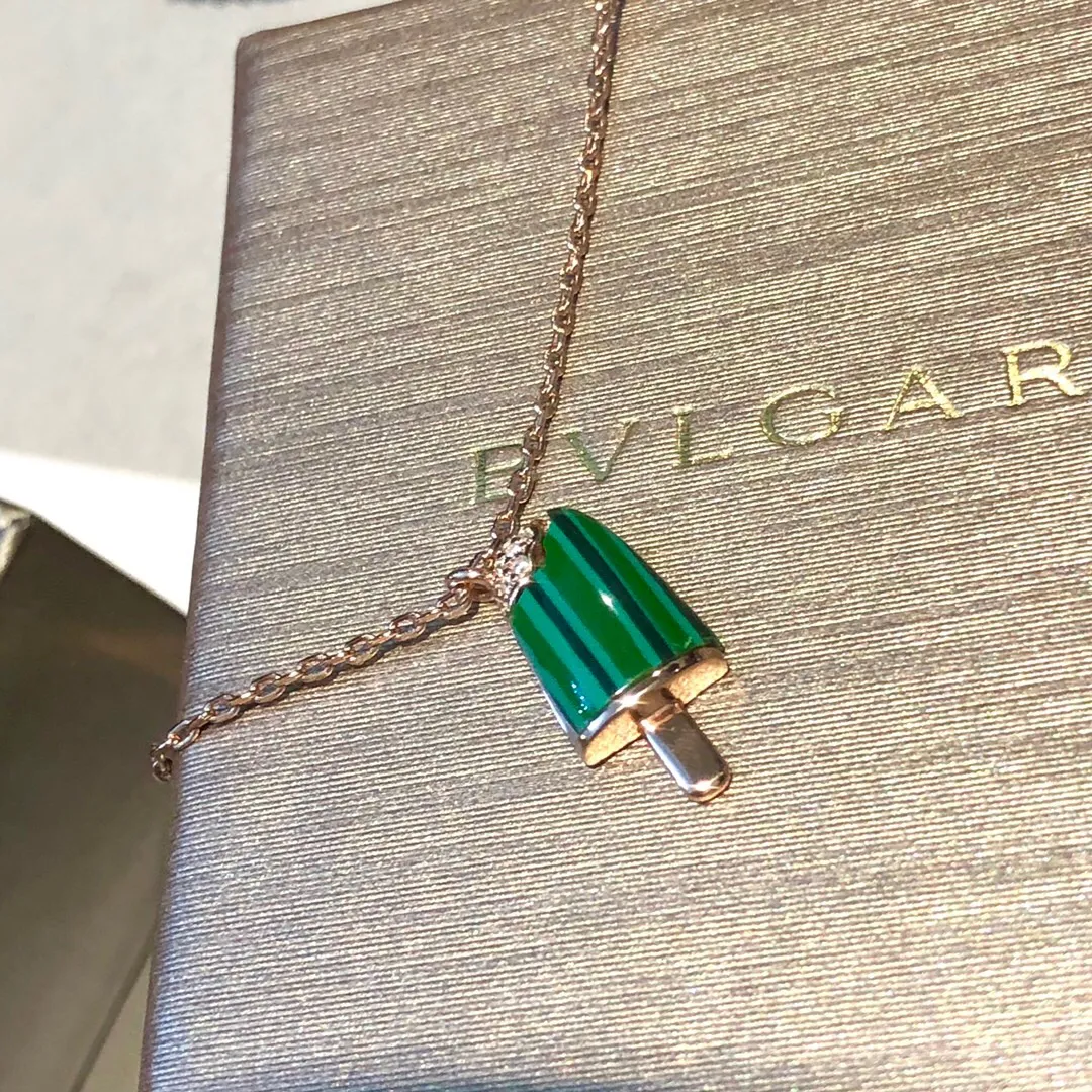 Counter gift box packaging]2022 Ice cream green necklace adds new elements,  luxury, beauty, whiteness and generosity, a must-have for everyone | Lazada