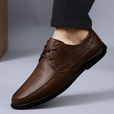 Sepatu Pantofel Kulit แท้สำหรับผู้ชายรองเท้าแฟชั่นแบบสวมรองเท้ารองเท้าผู้ชายลำลองแบนรองเท้าผู้ชายรองเท้าโบ้ทชูส์ทำมือ