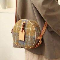 Tas Bulat HARRIS TWEED สำหรับผู้หญิงแนวย้อนยุคใหม่กระเป๋าทรงกลมขนาดเล็กเค้กกลมกระเป๋าหิ้ว Tas Bulat ฤดูใบไม้ร่วงและฤดูหนาวเทรนด์กระเป๋าสตรี2023