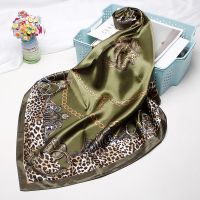 【LZ】✒☾  Lenços de seda com estampa leopardo feminino cetim hijab xale quadrado marca de luxo moda feminina 90cm x 90cm 2021