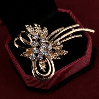 ZOSHI Multi Styles Gold Plated Brooches for Women Cute Rhinestone Flower Animal Love Heart Hollow Brooch Pins Ladies Jewelry