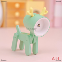 Snoopy INS สไตล์น่ารักขนาดเล็กที่วางโทรศัพท์มือถือแบบพกพาที่สร้างสรรค์ปรับได้น่ารักสำหรับสัตว์เลี้ยงโคมไฟ LED กลางคืนเครื่องประดับตกแต่งโต๊ะ