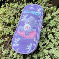 กระเป๋าใส่ดินสอนักเรียน Care Bears มาใหม่ วัสดุเป็น PU มีซับด้านใน ด้านในมีช่องแยกของ พร้อมส่งครบ 6 ลาย ตามภาพ ขนาด 22×11×6 cm