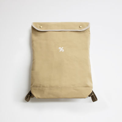 % Backpack S Beige กระเป๋าสะพายหลัง ออกแบบและเย็บด้วยมือจากประเทศญี่ปุ่น พร้อมช่องเก็บของภายใน