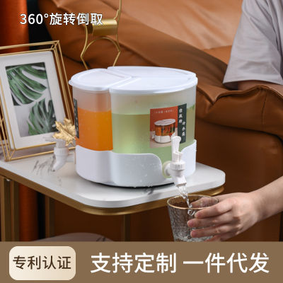 กาต้มน้ำสำหรับน้ำเย็นหมุนได้สามช่อง5.2L ช่องแบ่งความจุมากพร้อมก๊อกน้ำสำหรับตู้เย็นกาน้ำผลไม้ของใช้ในครัวเรือนกาต้มน้ำสำหรับน้ำเย็น Qianfun