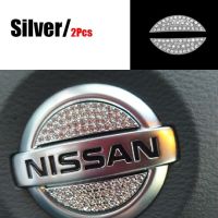 {:“-- ”ศูนย์พวงมาลัยรถยนต์เพชรสติ๊กเกอร์ตบแต่งสำหรับสัญลักษณ์ Nissan Sylphy Juke Titan Altima Qashaqai Note Xterra Sentra X-Trail