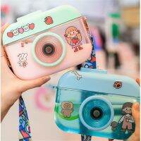 【High-end cups】 น่ารักการ์ตูน Kawaii ถ้วยน้ำ400มิลลิลิตรกล้องพกพารูป Crossbody ขวดน้ำพลาสติกที่มีสายคล้องไหล่ปรับถ้วย
