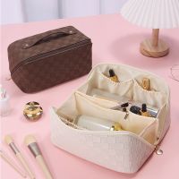 Large-Capacity Cosmetic Bag Plaid Toiletries Travel Storage Bag PU Leather Makeup Bag Portable Waterproof Organizer Makeup Box
