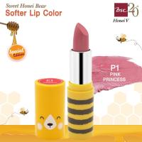 HONEI V BSC SWEET HONEI BEAR SOFTER LIP COLOR ฮันนี่ วี บีเอสซี สวีท ฮันนี่ แบร์ ซอฟเทอร์ ลิป คัลเลอร์ ลิปสีเนื้อนุ่มละมุน สีสันสวยเนียนสนิทด้วยเม็ดสีอนุภาคเล็กที่หลอมละลายแนบกับริมฝีปาก พร้อมคุณค่าบำรุงจากวิตามินอีให้ความชุ่มชื้นให้กับริมฝีปาก