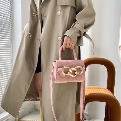 [COD] womens bag 2021 autumn new trendy fashion shoulder foreign style solid embossed messenger matte