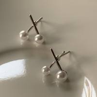 A.piece ต่างหูมุก Pearl cross earrings