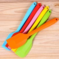 Scraper Silicone Cake Pastry Spatula Non-Stick Baking Dough Scrap Tool DIY Home Cooking Supplies Color Random