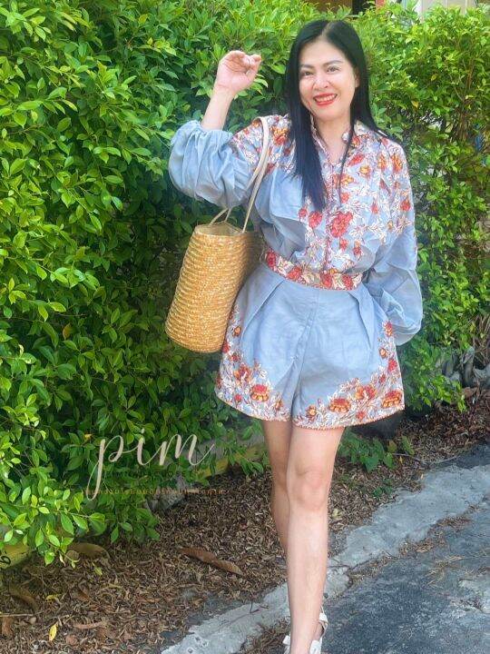 p021-001-pimnadacloset-crew-neck-long-sleeve-button-front-crepe-print-shirt-and-2-side-pocket-wide-leg-shorts-set-with-belted