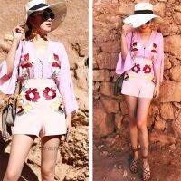 ยี่ห้อสไตล์ Playsuits Rompers ผู้หญิงตัดแขน V คอสีชมพู Overalls เย็บปักถักร้อยดอกไม้ Appliques Beach Playsuits Jumpsuit CC076