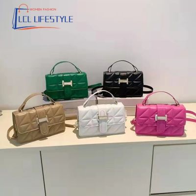 【พร้อมส่ง】LCL LIFESTYLE กระเป๋าสะพายข้าง กระเป๋า กระเป๋าสะพาย กระเป๋าสไตล์เกาหลี รุ่น D-1442