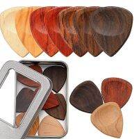 10pcs Wood Acoustic Guitar Pick Plectrum Hearted Shape Picks Wood  Handmade  with Pick Holder Excellent Gift Guitar Bass Accessories