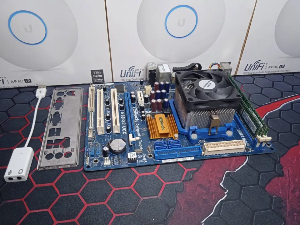 เมนบอร์ด ASROCK N68-S3 UCC Socket AM3 CPU X2 255 แรม 4GB DDR3.