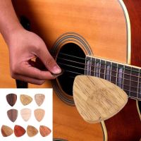Wood Acoustic Guitar Pick Plectrum Hearted Shape Picks for Bass Parts