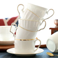 แก้วกาแฟเซรามิกยุโรปถ้วยเอนกประสงค์สีทองชุดแก้วกาแฟพร้อมจานรองสุดหรูทำจากถ้วยชาสีทองพร้อมจาน
