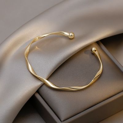 Classic Premium Retro Twisted Gold Color Metal Bracelet for Women 2022 New Trend Girls Unusual Jewelry Gift Accessories Pulseras