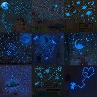 [HOT IOSWKLXWIOGH 626] Blue Moon Stars สติ๊กเกอร์ติดผนังส่องสว่างสำหรับตกแต่งห้องเด็ก Art Fluorescent Unicorn Wall Decals เรืองแสงในที่มืดสติกเกอร์