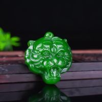 ธรรมชาติสีเขียว Hetian หยกหินเสือหัวจี้สร้อยคอแกะสลักจีน jadeite เครื่องประดับ Charm King Amulet ของขวัญผู้หญิงผู้ชาย.