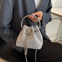 [ขายด่วน] Senior Bucket Bag New Fashion Small Cross Body/Portable Bag High Quality