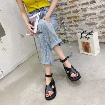 Fashionable Square Head Cross Strap Toe Buckle Middle Heel Sandals for Women