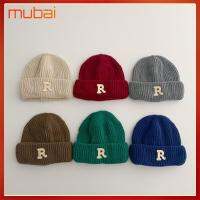 MUBAI สีทึบทึบ หมวกหนาอบอุ่น R Letter กันลม หมวกพิมพ์ตัวอักษร ของใหม่ นุ่มนุ่มๆ หมวกสำหรับฤดูใบไม้ร่วง เด็กสำหรับเด็ก